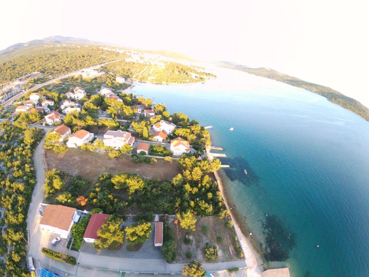 Apartments Vila Leona Pirovac Kültér fotó