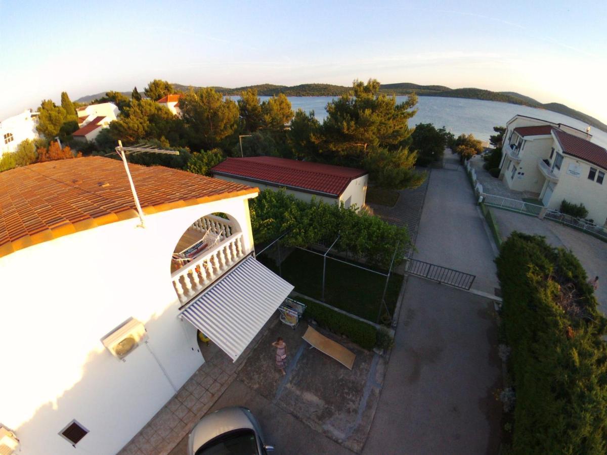 Apartments Vila Leona Pirovac Kültér fotó