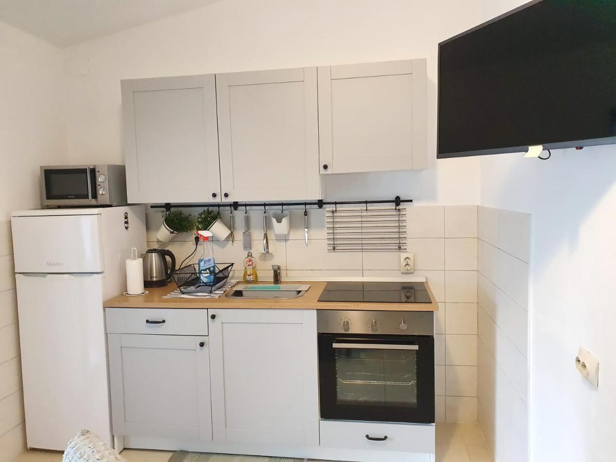 Apartments Vila Leona Pirovac Kültér fotó