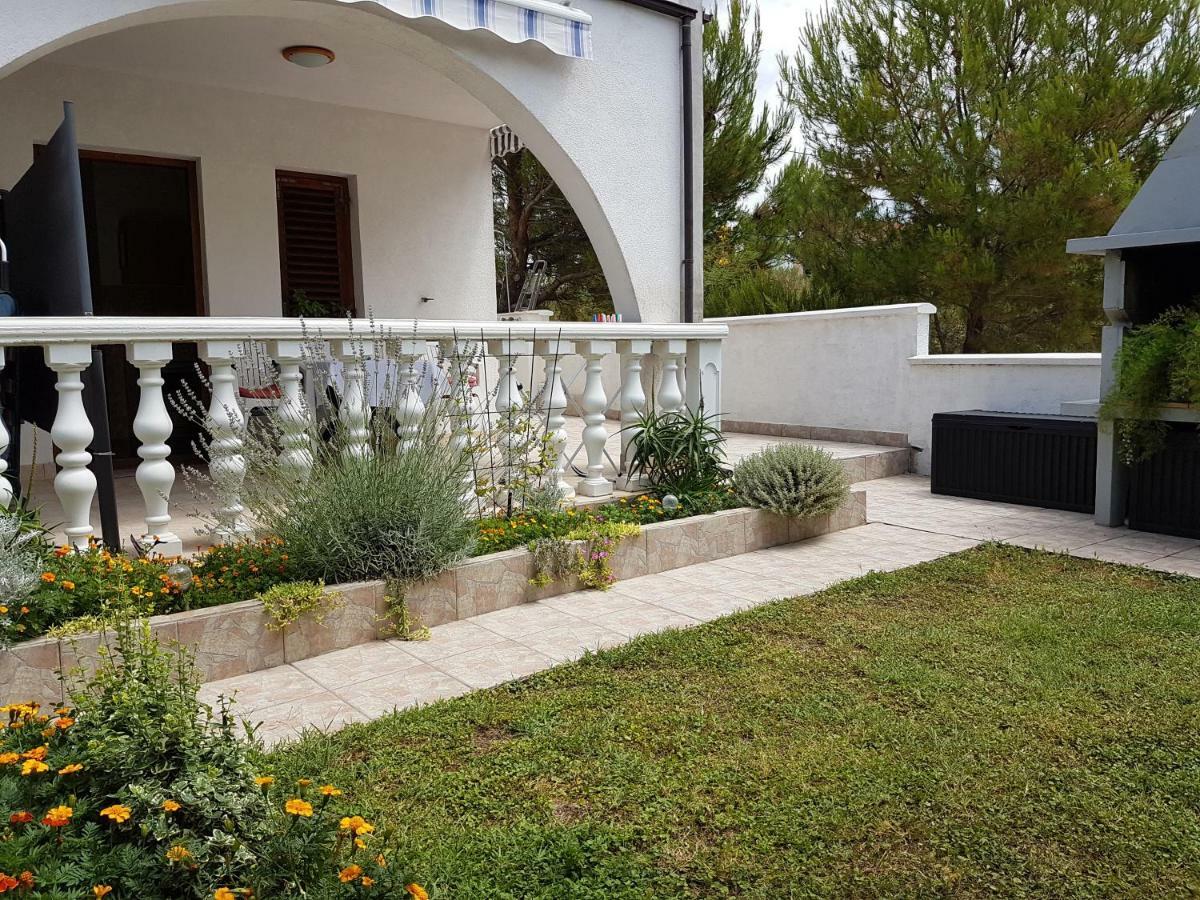 Apartments Vila Leona Pirovac Kültér fotó