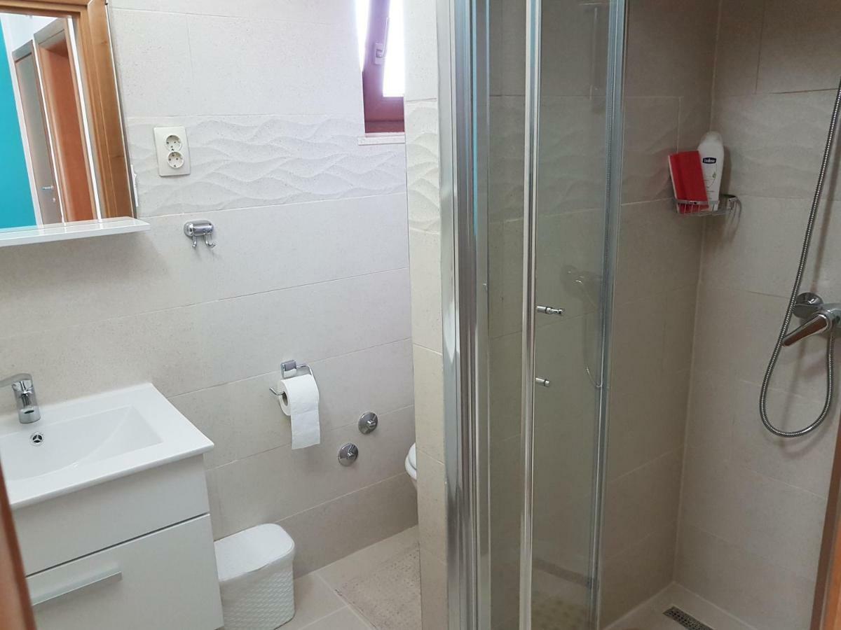 Apartments Vila Leona Pirovac Kültér fotó