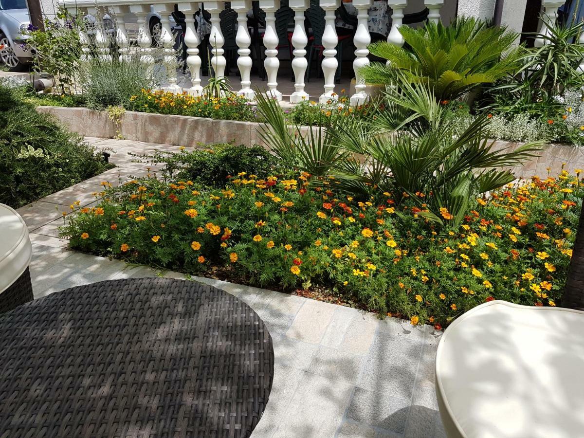 Apartments Vila Leona Pirovac Kültér fotó